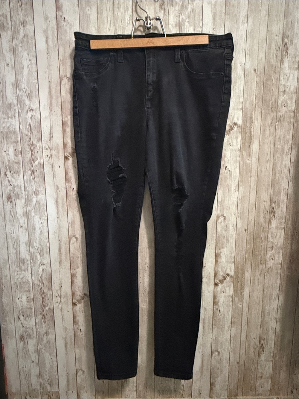 Universal Thread Women's Black Distressed Skinny Jeans